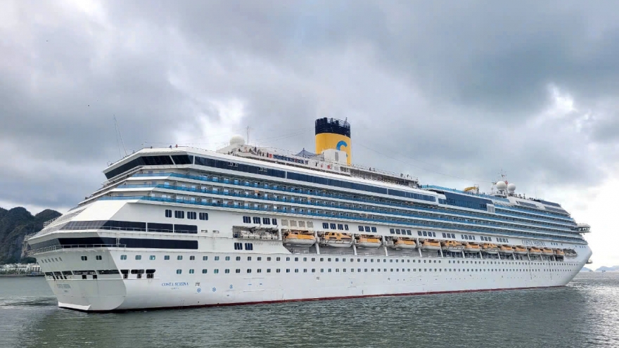 Cruise ship Costa Serena brings 3,000 foreign tourists to Ha Long Bay